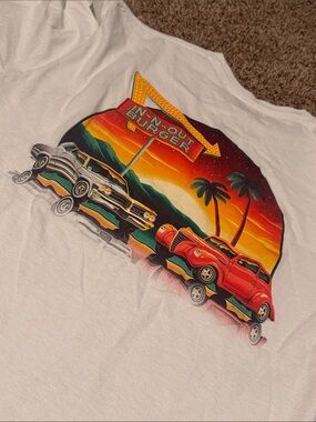In-n-Out Burger white tee (L) - EUC!